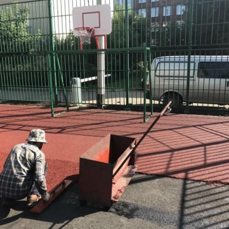 В Иркутске вместо нелегальных гаражей строят спортплощадку