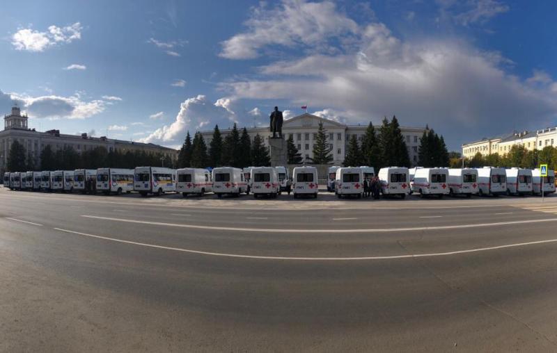 До конца года в Курган прибудет еще 17 машин скорой помощи