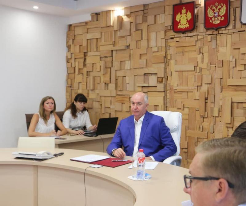 Глава Новороссийска проконтролировал безопасность детей в День знаний