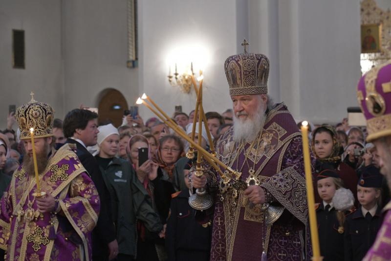Патриарх Кирилл возглавил всеобщее бдение в Спасо-Преображенском соборе в канун Воздвижения Животворящего Креста