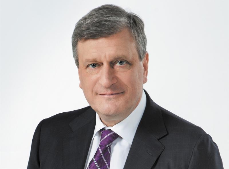 В социально-экономической сфере Васильев отметил улучшение инвестиционного климата и наведение порядка в налоговой сфере