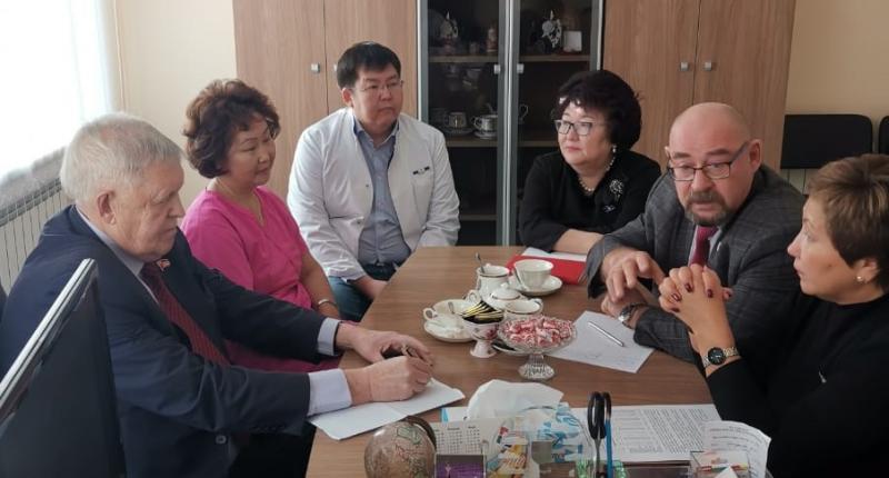 Якутские парламентарии встретились с врачами регионального онкодиспансера