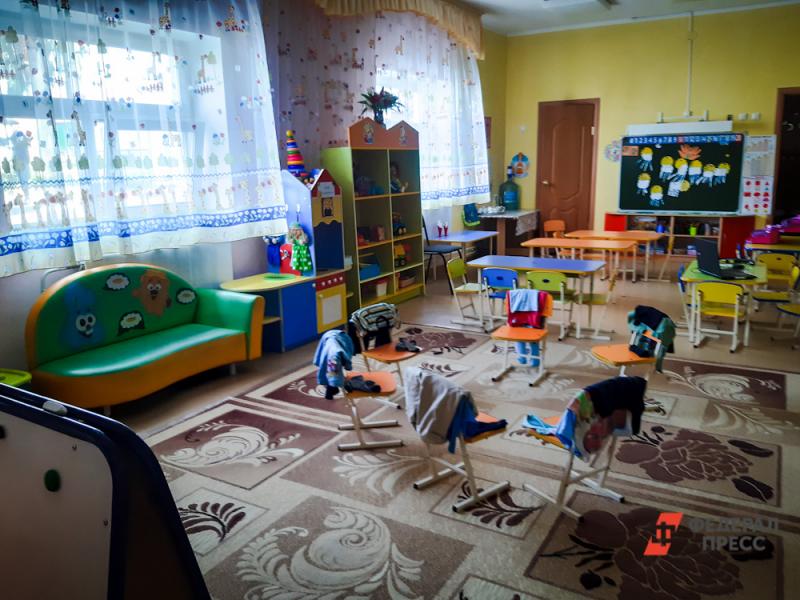 Как в Ноябрьске строят детские сады, проверил депутат Заксобрания
