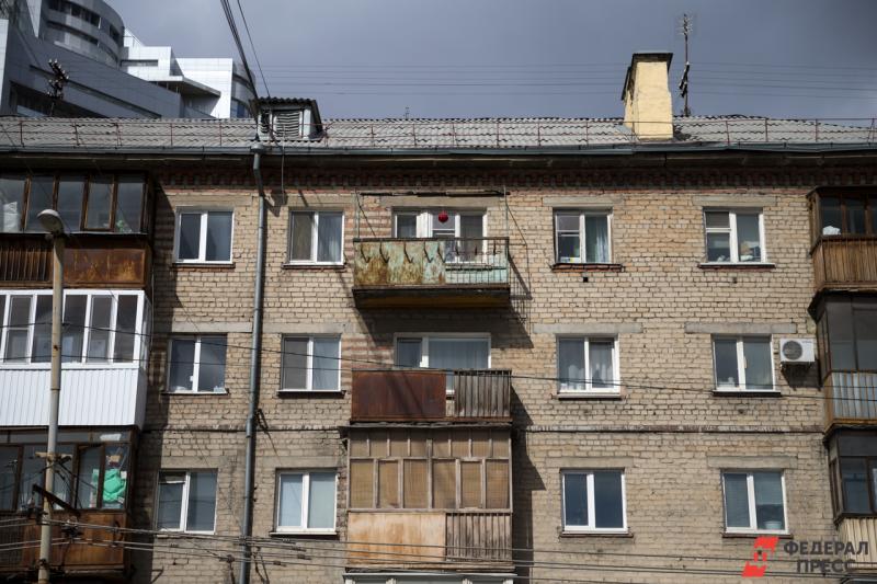 Соседи неоднократно просили женщину не курить на балконе