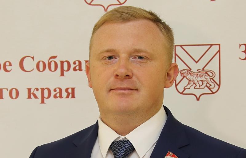 Приморского депутата Андрея Ищенко пожурили за поведение в соцсетях