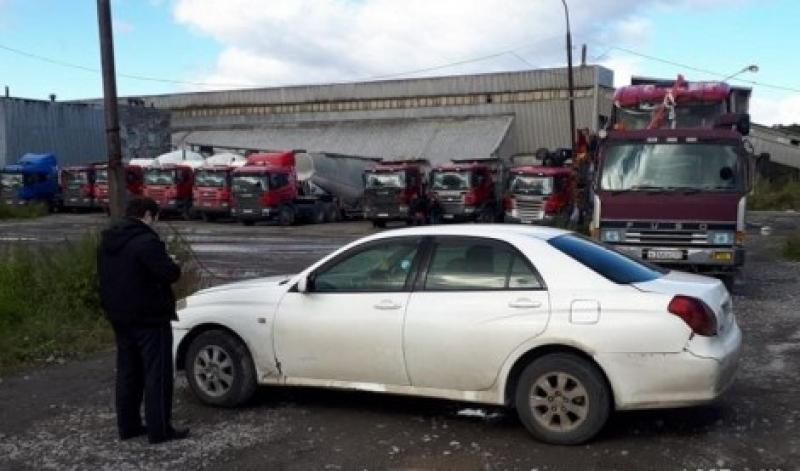 Житель Камчатки лишился машины, защищая завод от судебных приставов