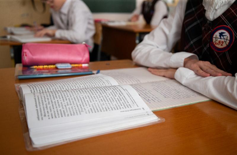 В этом году почти 380 молодых специалистов устроились в образовательные учреждения Приморского края