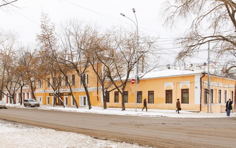 В Екатеринбурге выставили на продажу усадьбу рядом со строящейся ареной УГМК