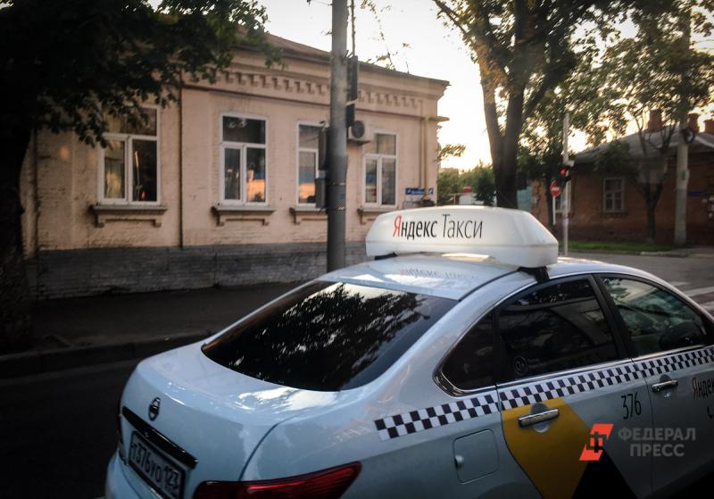 В Екатеринбурге полиция разбирается с напавшим на таксиста пассажиром