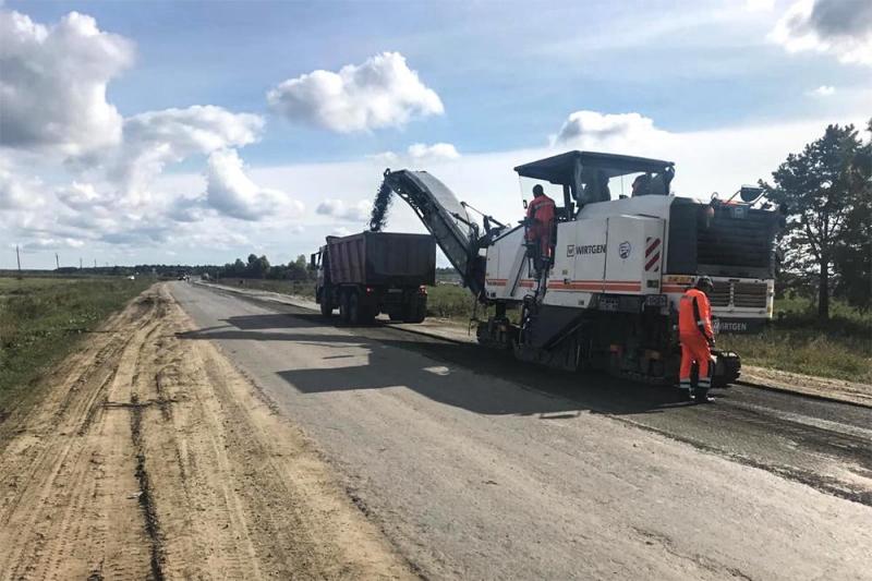 В программу ремонта по нацпроекту вошли все дороги региона. Сейчас ведутся работы по устройству освещения и ремонту мостов.