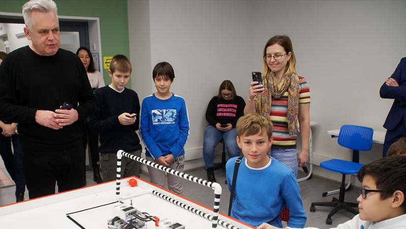 В Магнитогорске прошел конкурс для юных любителей робототехники