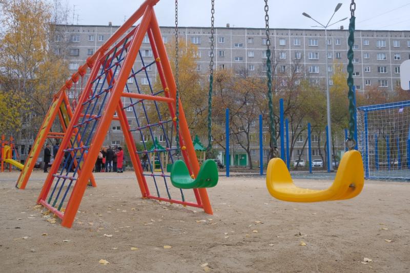 В Екатеринбурге заканчивают благоустраивать дворы