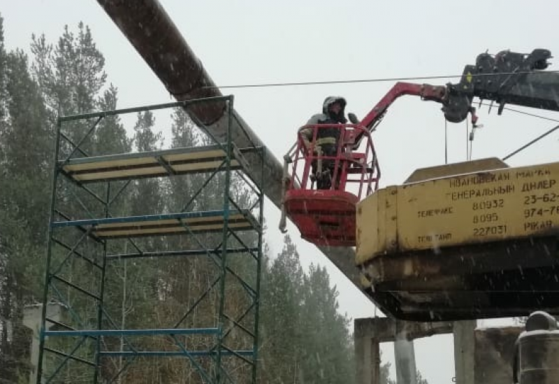 В Североуральске ремонтируют газовую трубу