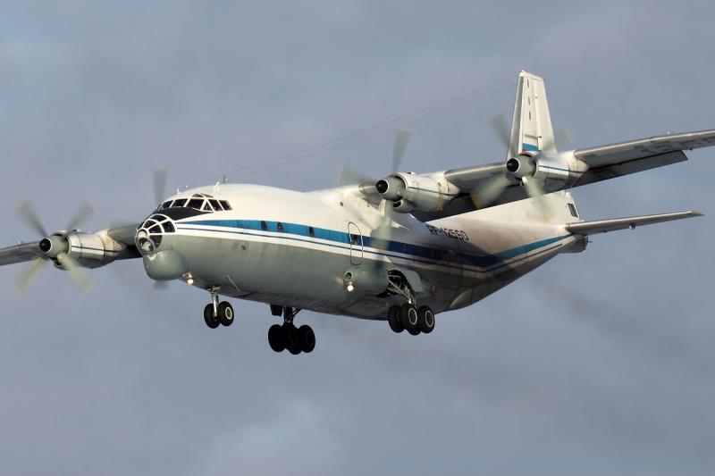 В Екатеринбурге нештатную посадку совершил Ан-12