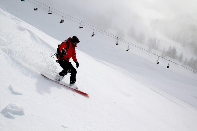 Из-за нехватки снега на Эльбрусе отложено начало горнолыжного сезона
