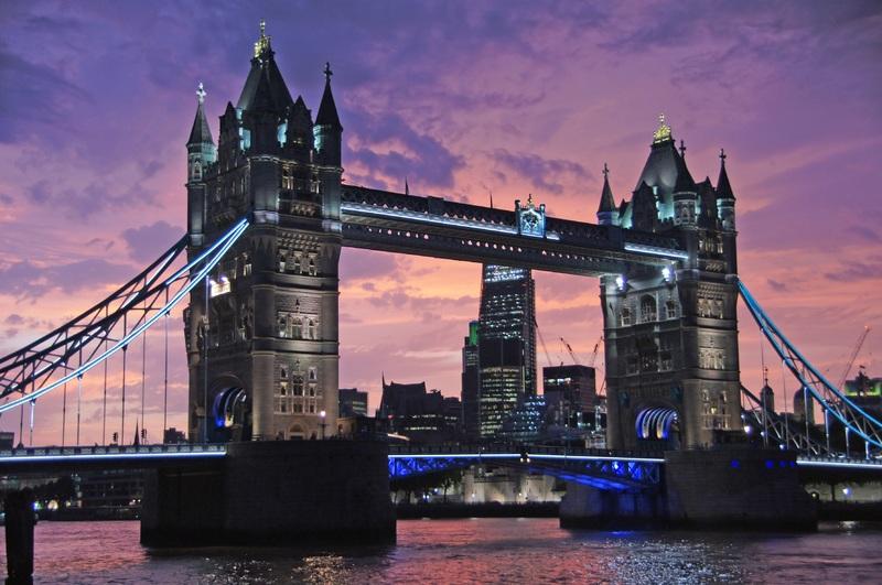 Устроивший резню на Лондонском мосту мужчина был судим за терроризм