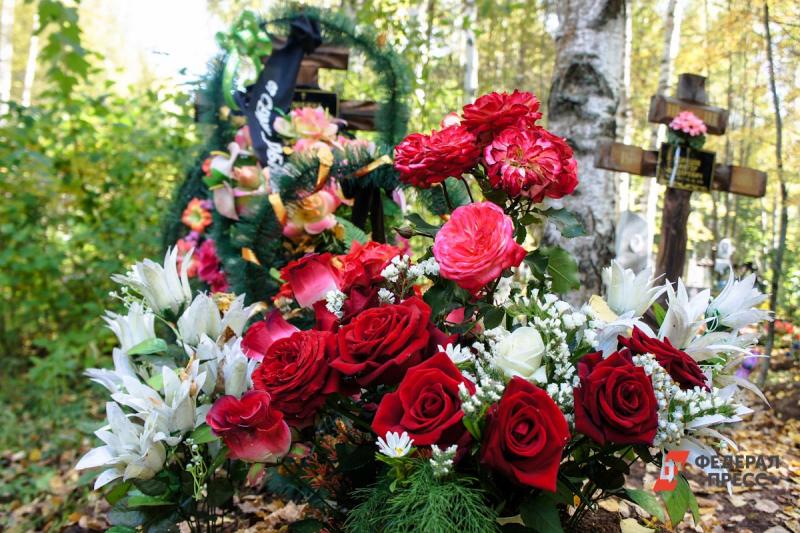 Мать убитой историком Соколовым аспирантки СПбГУ увезли в реанимацию прямо с похорон