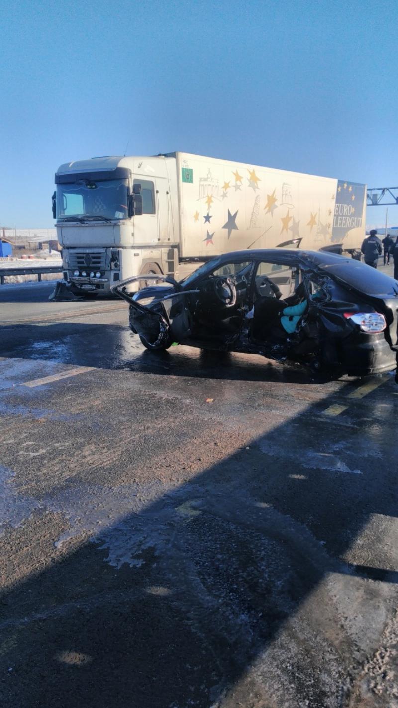 В автокатастрофе на трассе Пермь – Екатеринбург погибла беременная пассажирка