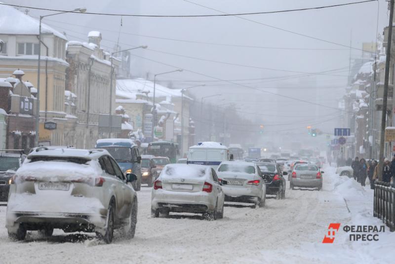 Во Владивостоке из-за метели закрыли трассу Седанка-Патрокл