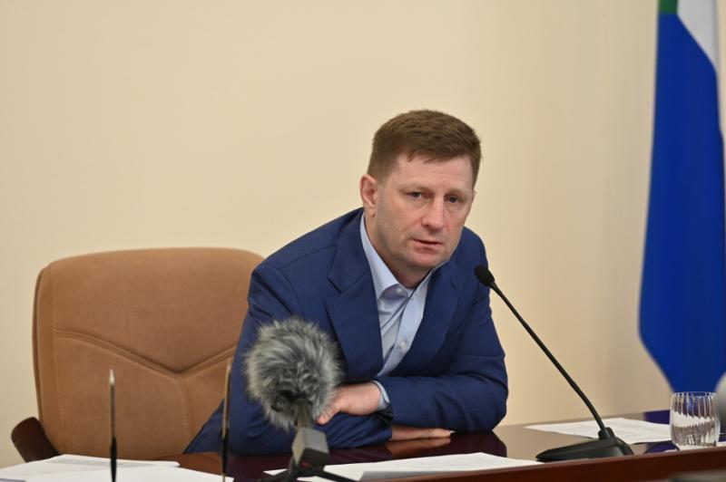 В эту пятницу стали множиться слухи о том, что губернатора Хабаровского края Сергея Фургала вызвали на допрос в Генпрокуратуру