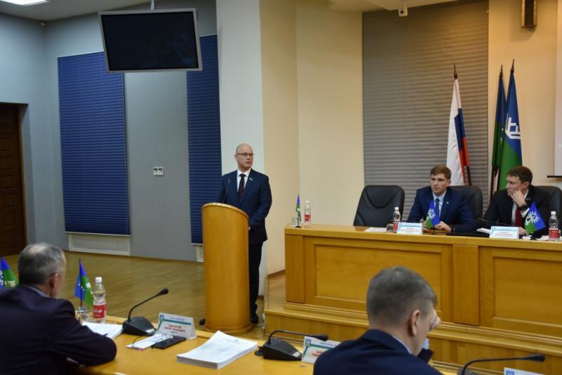 Депутаты гордумы Урая единогласно выбрали Тимура Закирзянова новым мэром