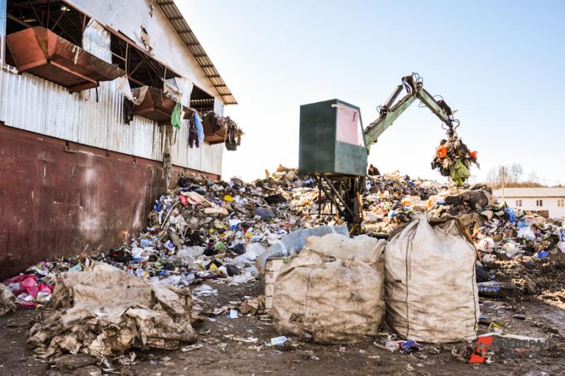 Силами управляющих компаний и жителей города за три дня было вывезено порядка 100 тонн мусора с семи контейнерных площадок