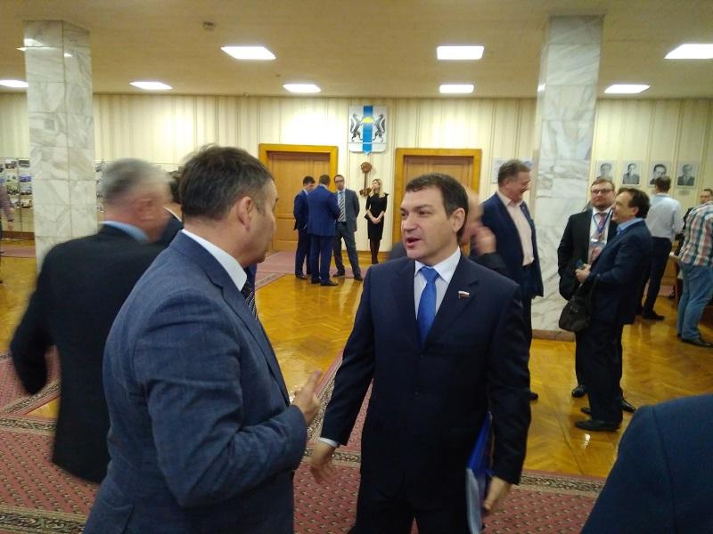 Андрей Травников возглавил ЕР в Новосибирской области