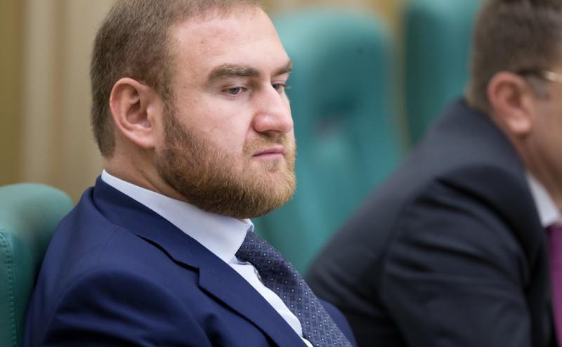 Арашуков лично рассказал  об уголовном преследовании его матери и сестры