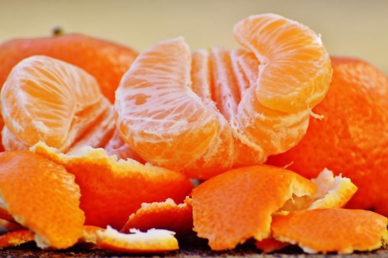 Диетолог объяснила разницу между мандаринами и апельсинами