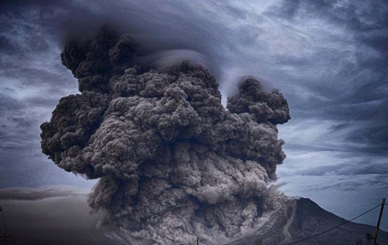 Вулкан Ключевский на Камчатке выбросил столб пепла высотой 5,5 километра