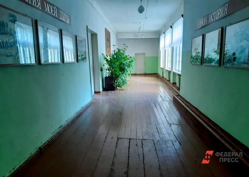 Во Владивостоке в шести школах сообщили о заложенных бомбах