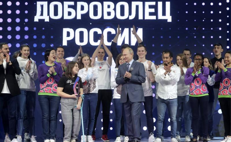 Всех волонтеров страны поздравил президент РФ Владимир Путин