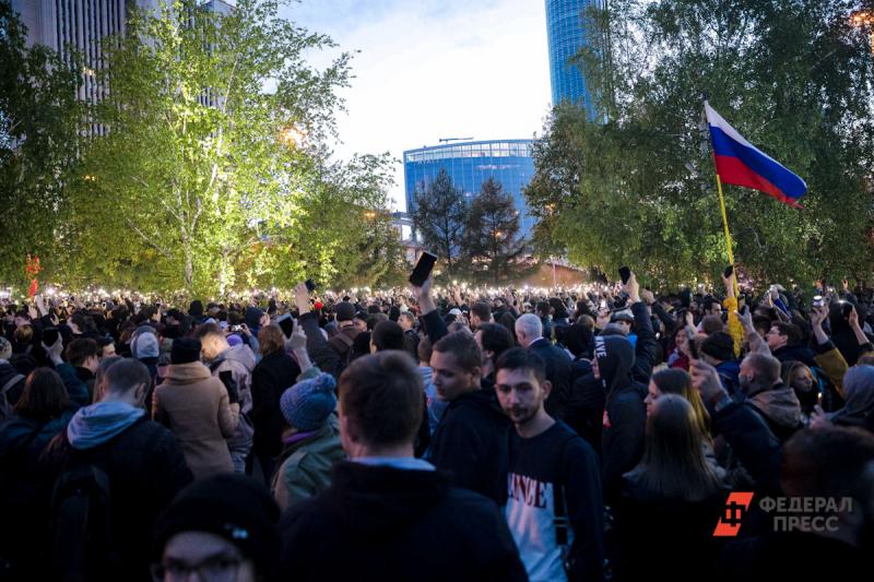 В Москве прошел круглый стол под названием «2019-й – год протестов. Россия – часть тренда или остров стабильности?»