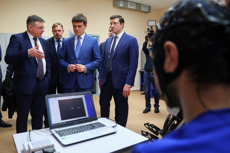 Михаил Котюков и Глеб Никитин посетили Центр инновационного развития медицинского приборостроения ННГУ