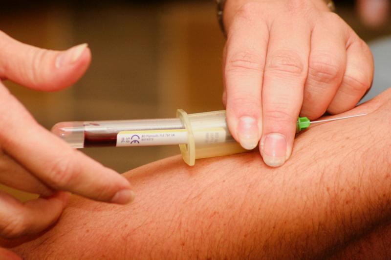 В некоторых районах уровень вакцинации населения остается низким