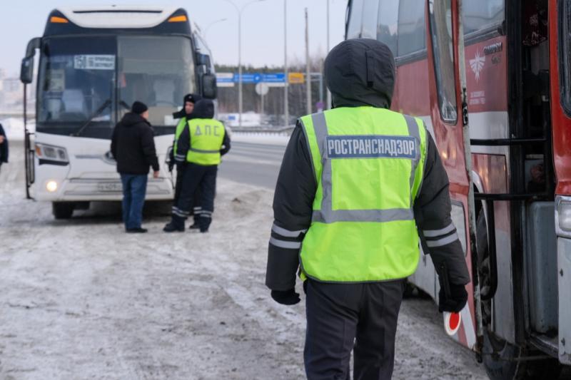 Массовая проверка междугородних автобусов прошла сегодня на Ново-Московском тракте