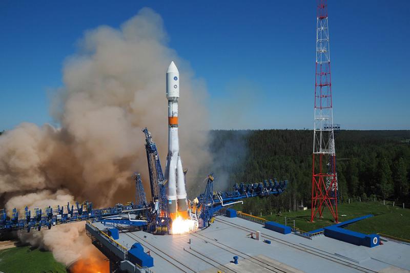 Рогозин показал процесс сборки ракет «Союз»