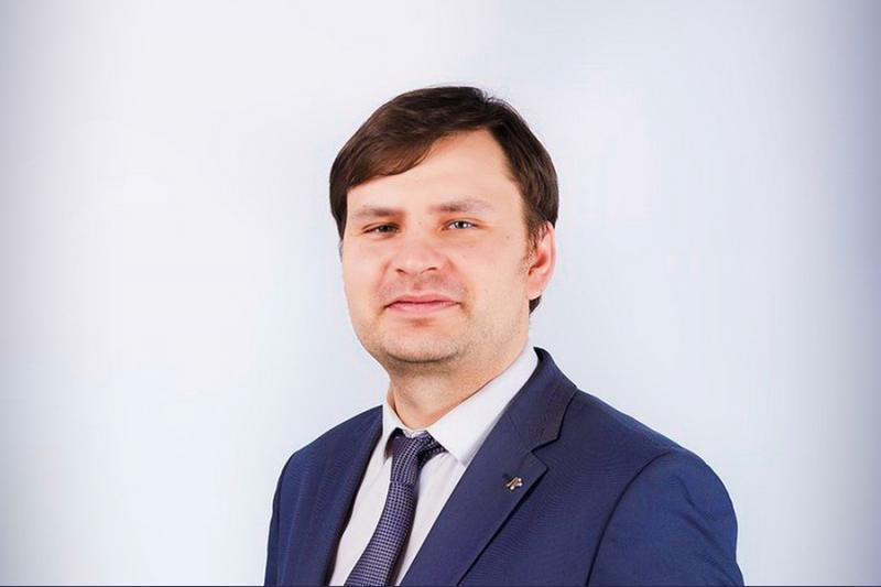 Алексею Лысенко 35 лет, по профессии он экономист