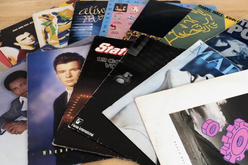 Стали известны самые продаваемые виниловые альбомы десятилетия
