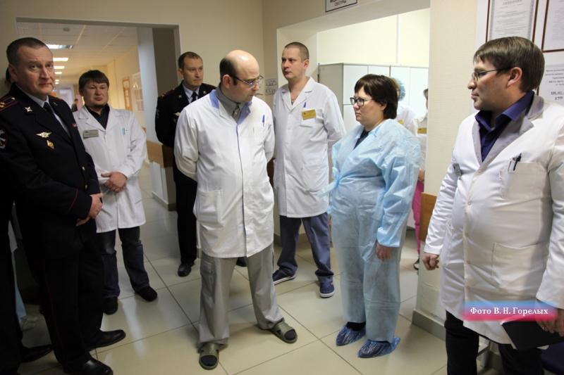 Госпиталь свердловской полиции посетил замначальника департамента тыла МВД России.