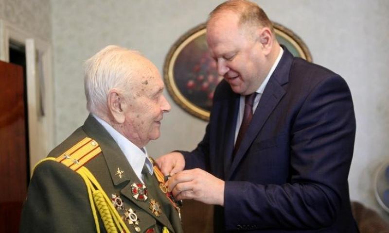 Уральский полпред вручил первые юбилейные медали участникам Великой Отечественной войны и труженикам тыла.