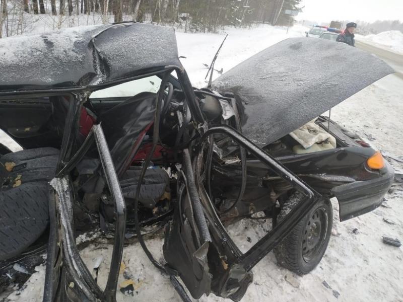 Под Томском в аварии пострадали пять человек, двое скончались в больнице