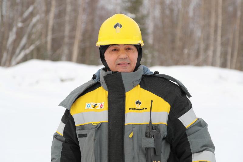 Минэнерго наградило сотрудника «РН-Юганскнефтегаза» почетной грамотой за многолетний труд