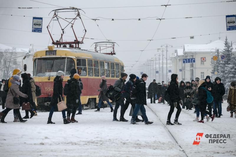 Утро в Екатеринбурге началось с пробки из трамваев в центре