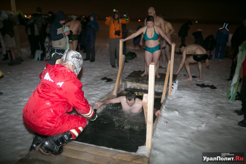 В Екатеринбурге из-за теплой погоды могут отменить Крещенские купания
