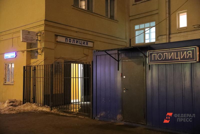 В санкт-петербургском баре задержали дебошира с мечом