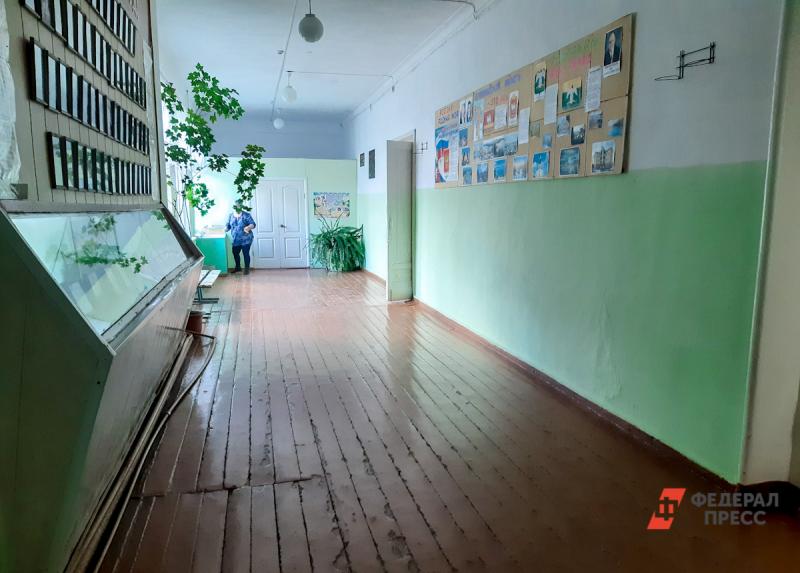 В салехардской школе, где обрушился потолок, сделают капремонт