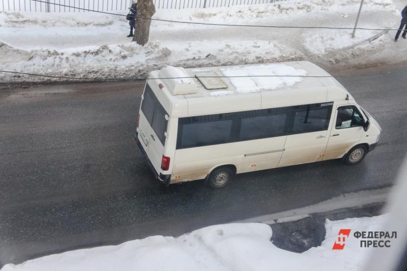 На Сахалине автобус с пассажирами попал под локомотив