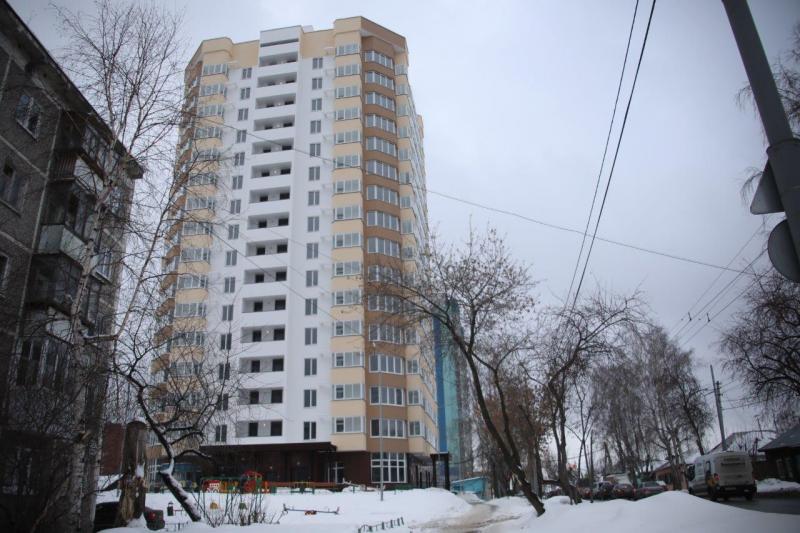 Сегодня квартиры проверил замминистра строительства региона Максим Махнутин.