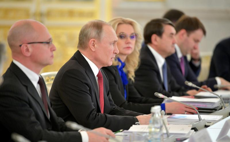 Путин заявил о необходимости сделать образовательные стандарты более гибкими